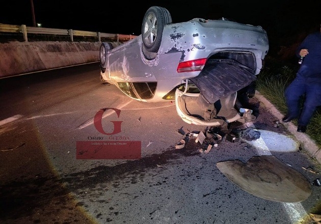 Choque y volcadura en la autopista Tlaxcala-Texmelucan deja un lesionado