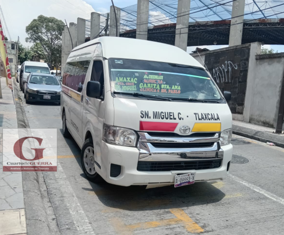 Roban combi de ruta San Miguel Contla en Santa Cruz Tlaxcala