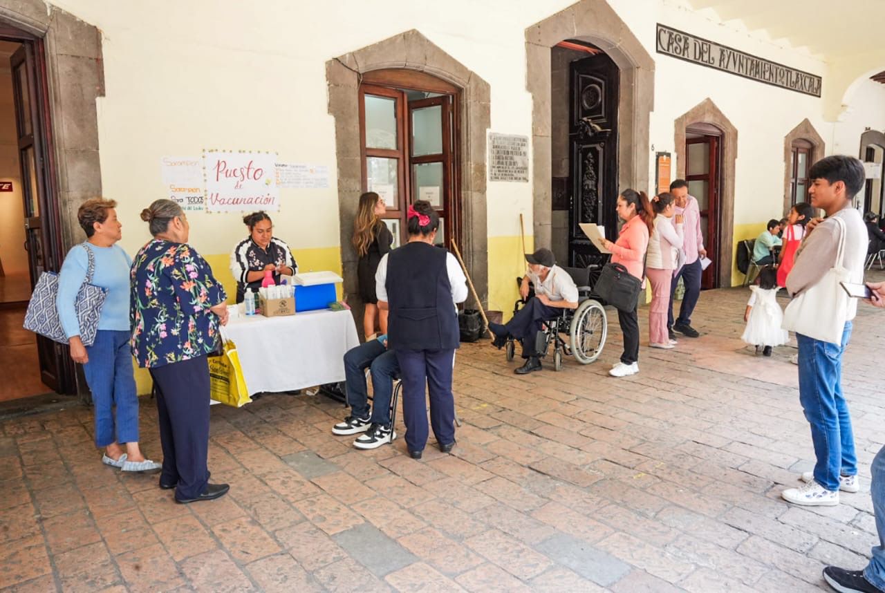 Invita Ayuntamiento de Tlaxcala a la ciudadanía a vacunarse contra el sarampión en módulo de la SESA