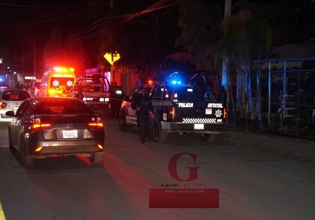 Motociclistas acribillan a hombre en puesto de micheladas en Tepetitla