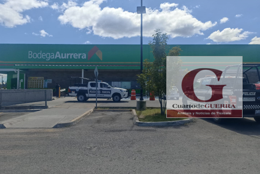 Sujetos armados irrumpen en Bodega Aurrerá de Apizaco y se llevan más de 50 mil pesos en celulares