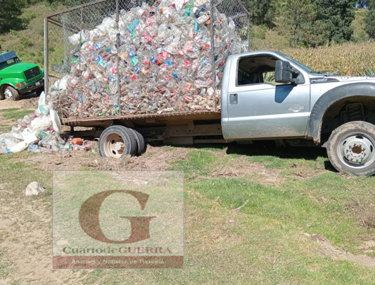 Aseguran dos pipas de gas LP camuflajeadas con material de reciclaje en zona de ductos de Nanacamilpa