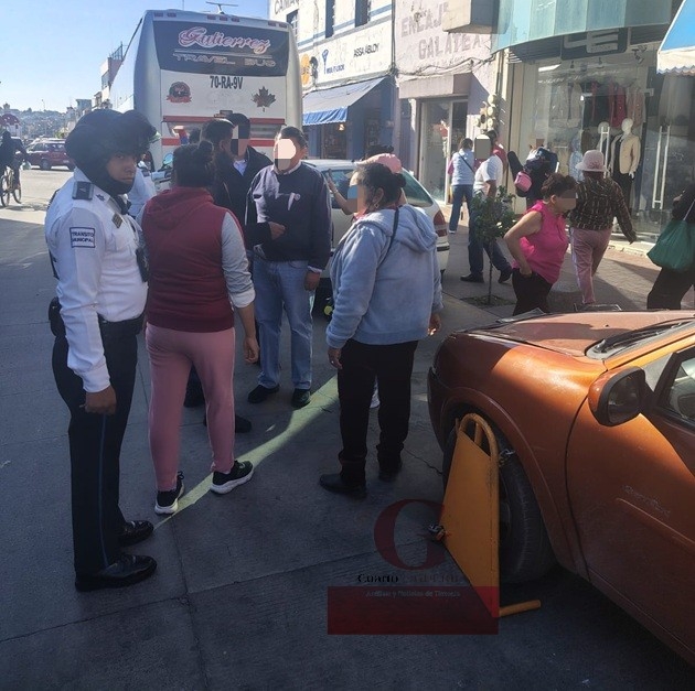 Agreden a empleado de parquímetros en Chiautempan tras inmovilización de vehículo