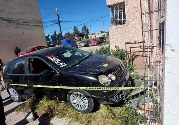 Atienden Protección Civil y Policía Municipal de Chiautempan percance vehicular en El Llanito