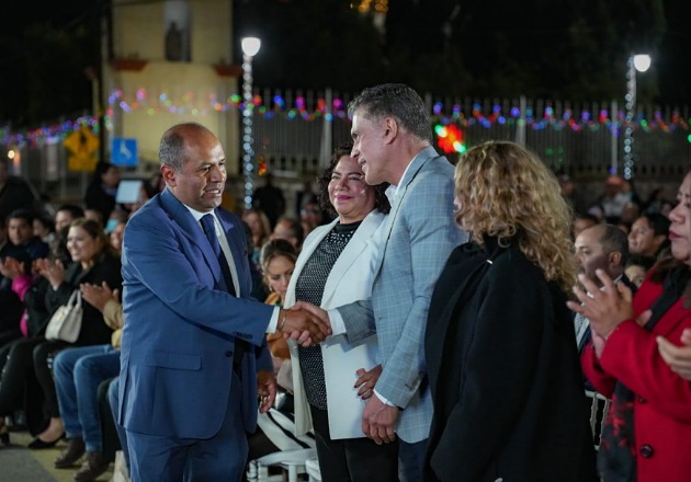 Alcalde Alfonso Sánchez García felicita a su homólogo de Tepeyanco por su primer informe