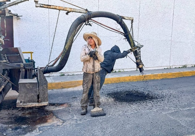 Con más de 90 calles atendidas en la capital, avanza programa de bacheo del Ayuntamiento de Tlaxcala