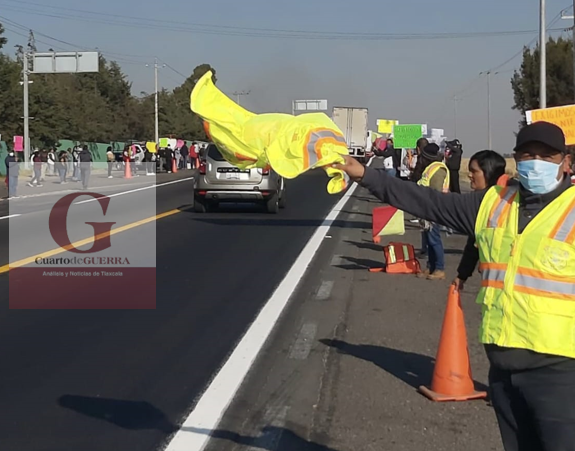 Comunidad del CBTa 162 se moviliza tras atropellamiento de alumno; exigen puente peatonal