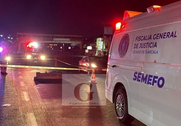 Joven pierde la vida al ser atropellado por auto que huyó, en la Apizaco - Tlaxcala