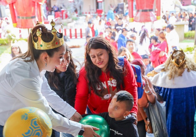 Gobierno de Chiautempan y Grupo Providencia entregan juguetes a más de 3 mil niñas y niños por Día de Reyes