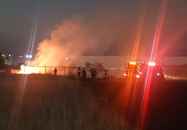 Oportuna intervención de Protección Civil y Seguridad Pública de Huamantla evita riesgo mayor por incendio de pastizal