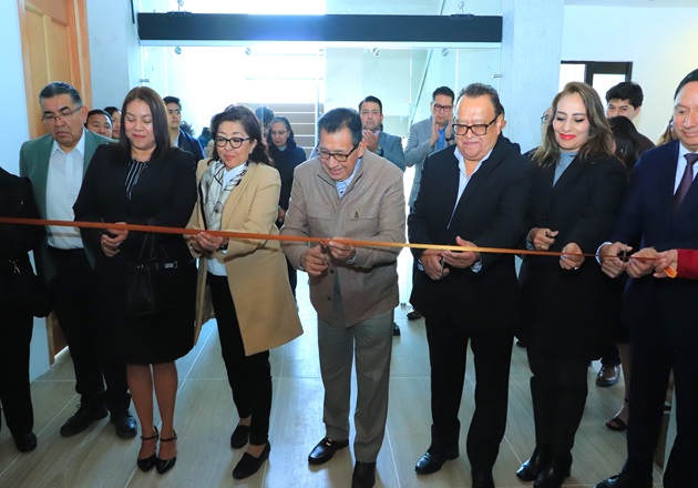 Inaugura Rector piso doce de la Torre de Rectoría UATx