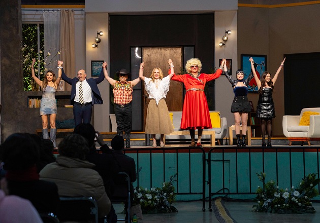 'La Señora Presidenta' regala una noche de entretenimiento y risas a Huamantla