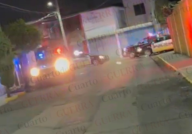 Sujetos armados desatan balacera y logran burlar a la policía refugiándose en un domicilio, en Tlaxcala