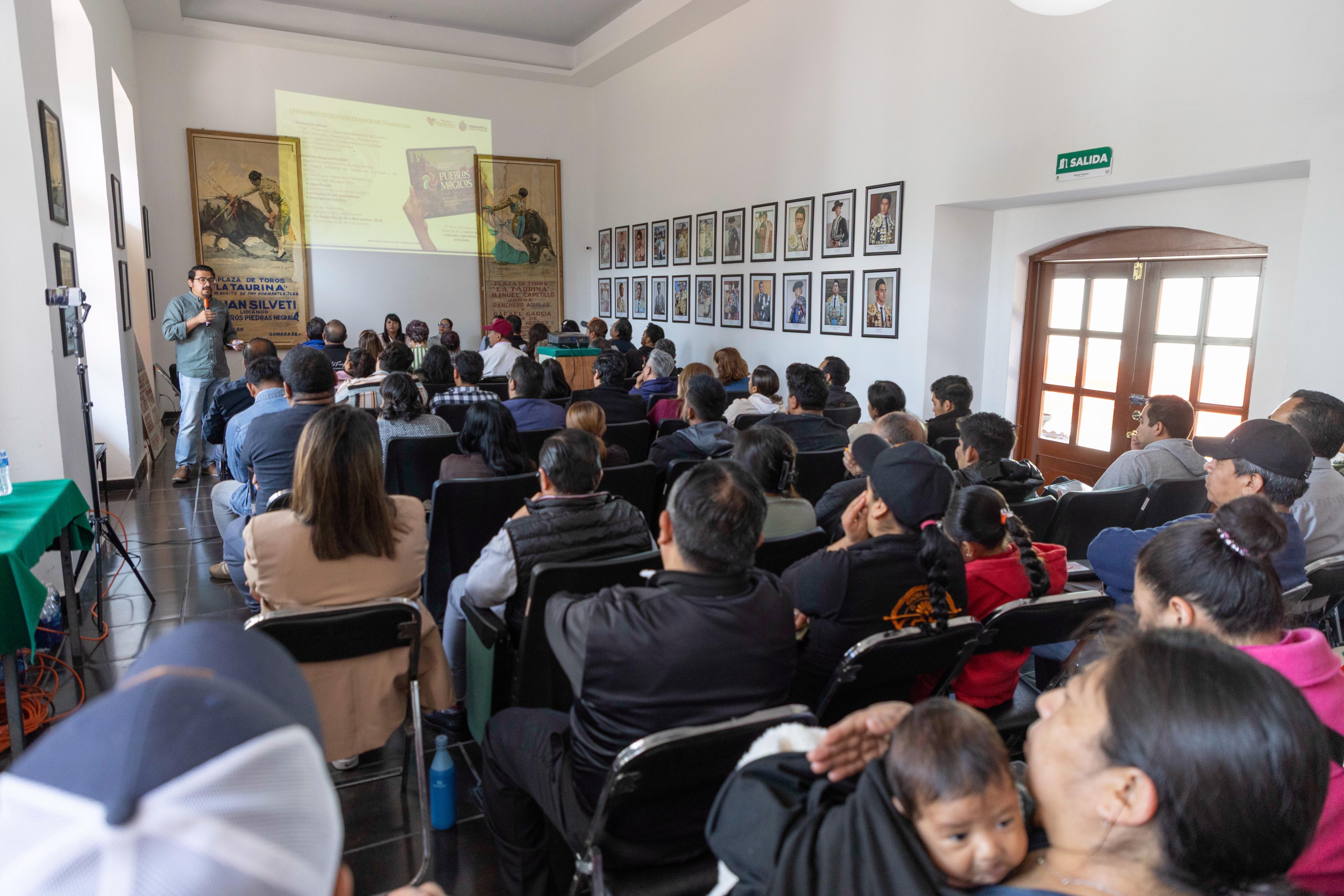 Huamantla fortalece al sector turístico con mesa de trabajo para prestadores de servicios