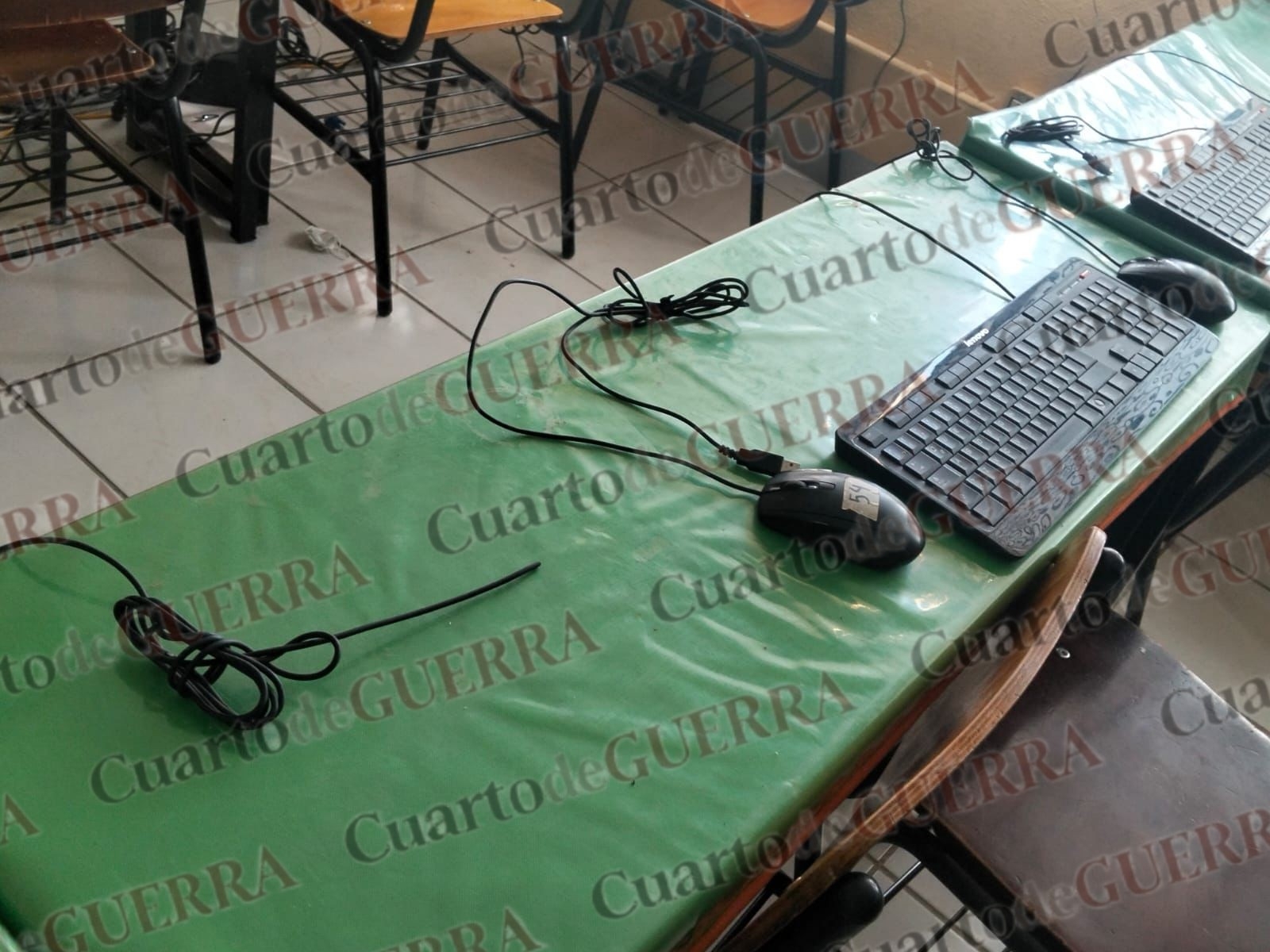 ¡Saquean primaria en Apizaco! Amargo Consejo Técnico en Santa Anita Huiloac: roban 14 computadoras y proyector