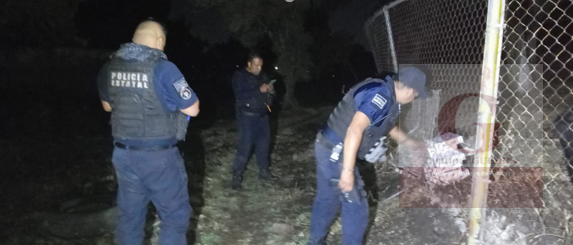 Frustran vecinos robo en kínder de Huiloac, Apizaco; delincuentes huyen y abandonan el botín