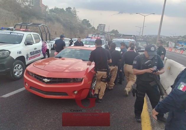 De drama familiar a delito federal: Cae pareja en Camaro con arma de alto poder y droga