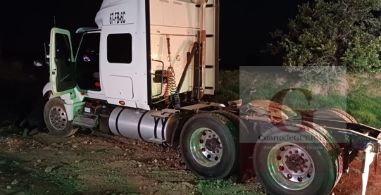 En Calpulalpan, recuperan tráiler con leche y camioneta robada con violencia