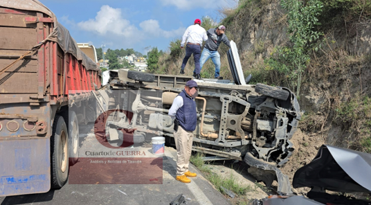 Tráiler provoca carambola en la Apizaco-Tlaxcala; hay crisis nerviosa y lesiones leves