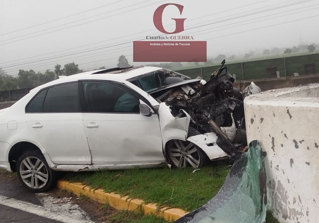 Impacto mortal en Huamantla: Conductor de un Bora muere al estrellarse a exceso de velocidad contra caseta