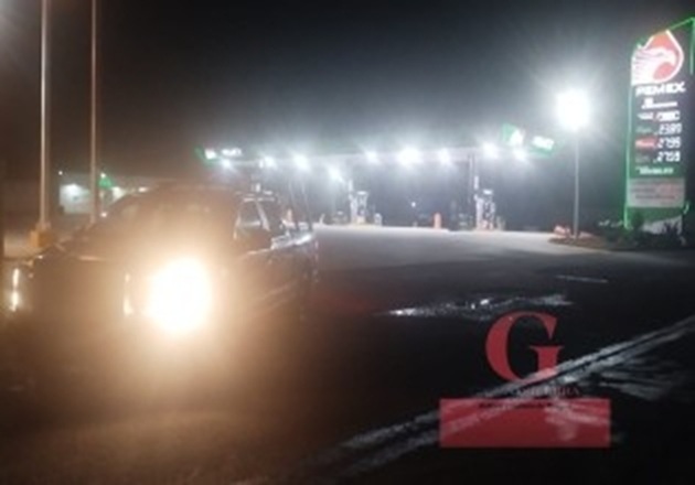 Roban tráiler con tolva de cal en la México-Veracruz a la altura de Hueyotlipan; chofer resulta herido