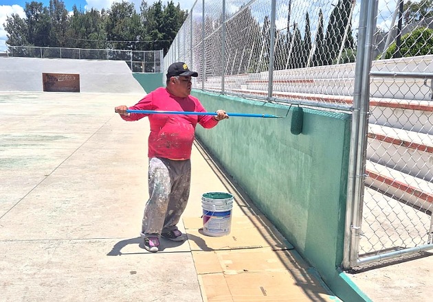 Avanza Ayuntamiento de Tlaxcala con la rehabilitación de la cancha de la unidad deportiva 'Blas Charro Carvajal'