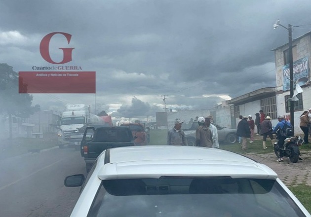 Pobladores y fuerzas de seguridad chocan en Ecatepec; hay 15 lesionados