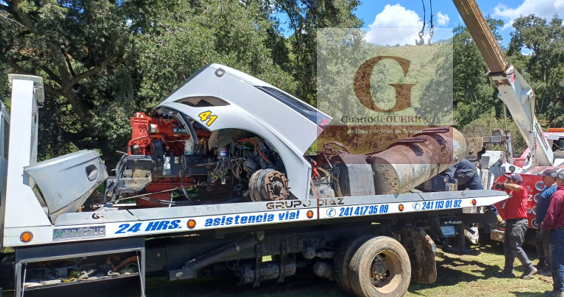Hallan restos de tráiler robado en un predio en Calpulalpan