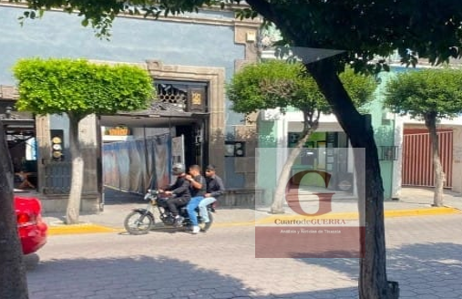 Trío de asaltantes revienta vitrinas y roba miles en joyas de Fundación Dondé