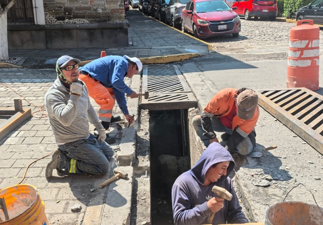 Ayuntamiento de Tlaxcala mejora el desagüe pluvial en la avenida Independencia