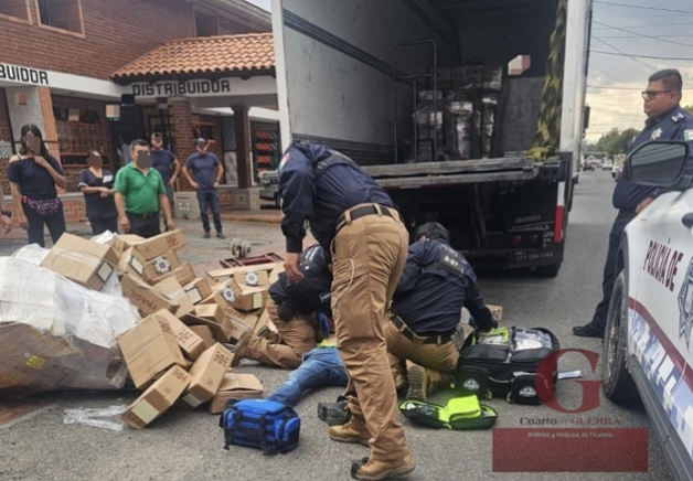 En Puebla, trabajador de San Pablo del Monte muere aplastado por una tonelada de azulejos