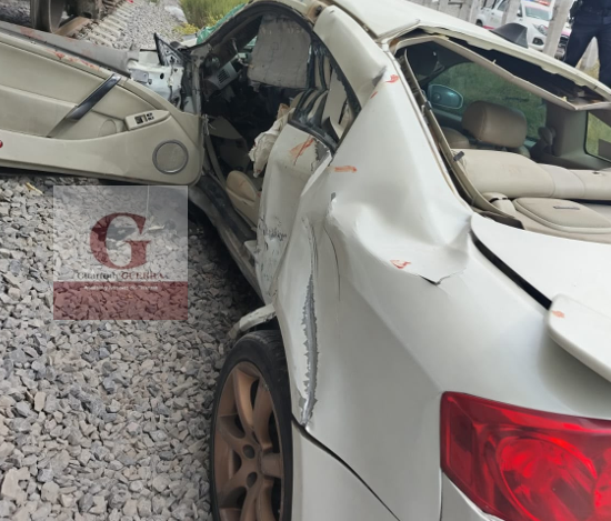 Seguridad Pública de Huamantla atiende incidente ferroviario; tren impacta vehículo al cruzar las vías