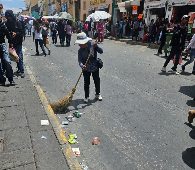 Huamantla recibe a miles de visitantes; Gobierno Municipal llama a cuidar y mantener limpias las calles durante la Feria
