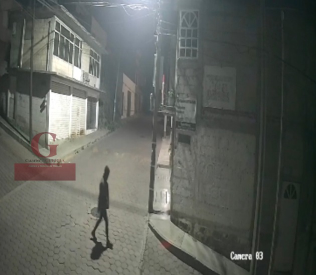 ¡En cuestión de segundos! Encapuchado salta a azotea y roba bicicleta en Totolac