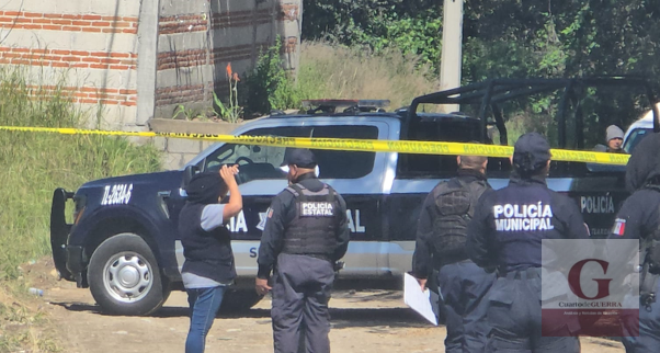 Localizan a dos hombres ejecutados con el 'tiro de gracia' dentro de un departamento en Papalotla
