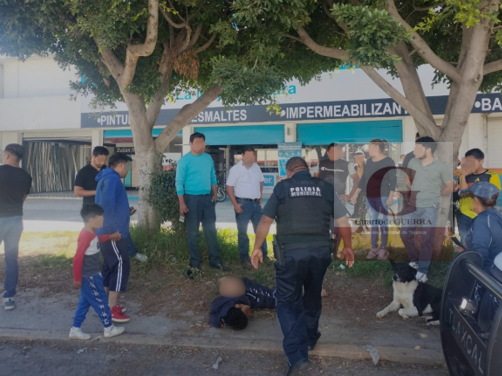 Policía capitalina rescata a colombiano a punto de ser linchado en Acuitlapilco