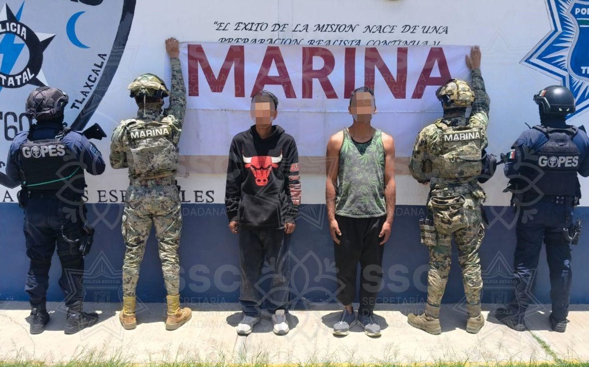 Detienen SSC y Marina a dos sujetos por narcomenudeo en Huactzinco