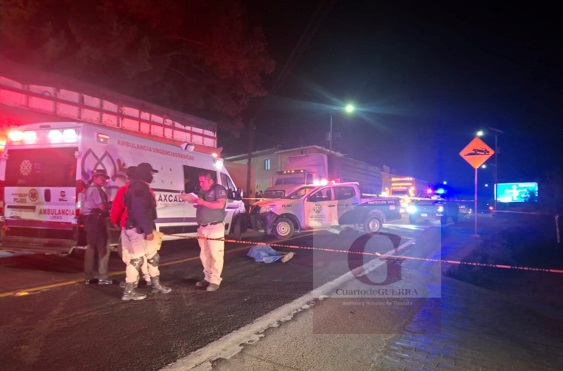 Muere campesino tras ser atropellado en la carretera federal, en Tequexquitla